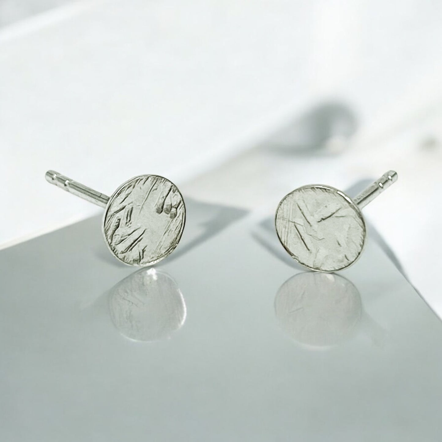Timeless Simplicity Silver Studs - Aprilierre