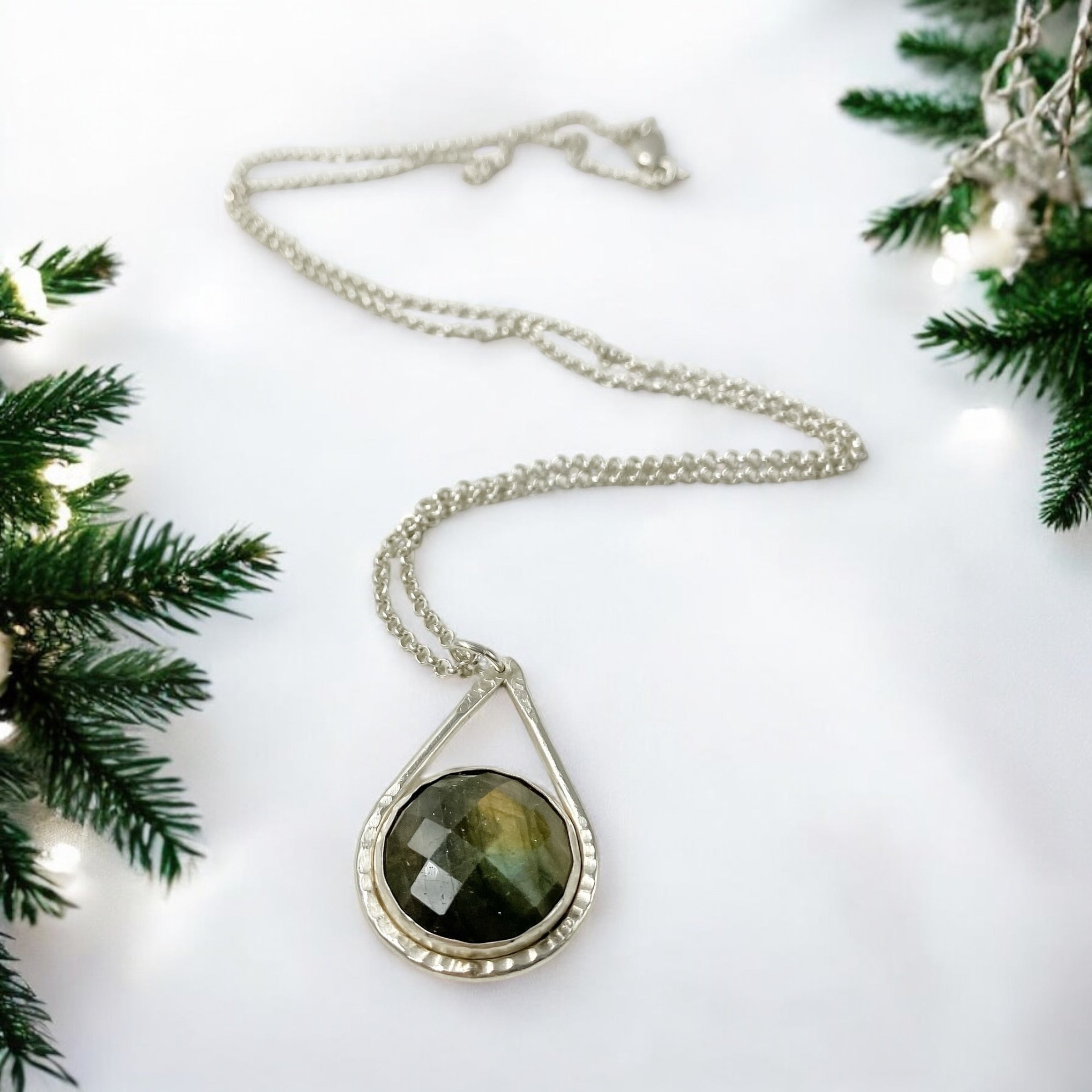 Maple selling Green Labradorite Artisan Pendant Necklace